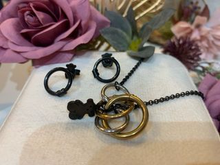 Conjunto de Joyas Colgante y Pendientes