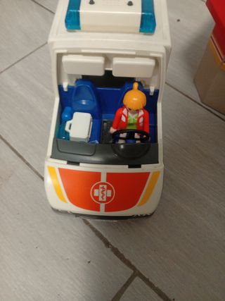 Playmobil Parque Bomberos y Ambulancia