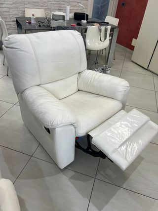 Divano e poltrona con alzata manuale