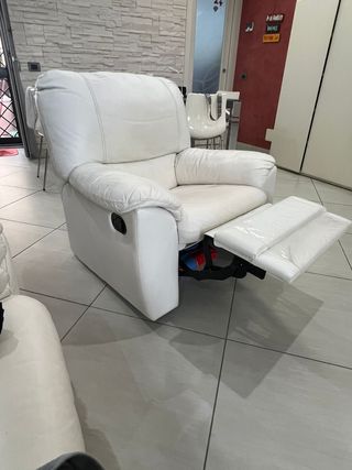 Divano e poltrona con alzata manuale