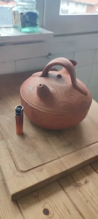 Botijo antiguo de barro