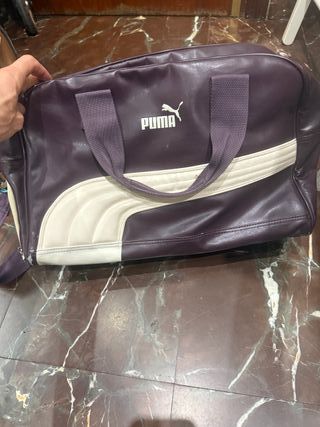 Bolso deportivo Puma morado y beige