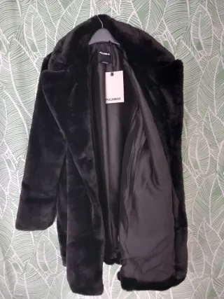 Abrigo Negro Pull&Bear Talla M