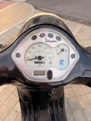 Vespa Lx 125cc - Muy buen estado