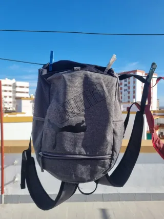 Mochila Puma Gris y Negra