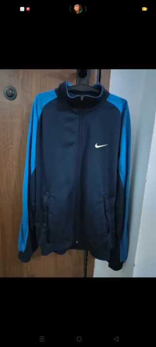 Sudadera Nike Azul y Negra