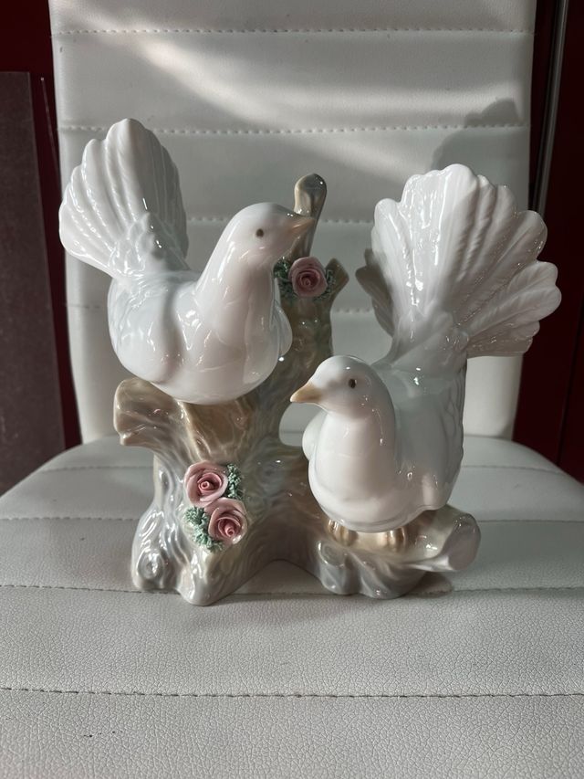 Figura Palomas Porceval paz y amor