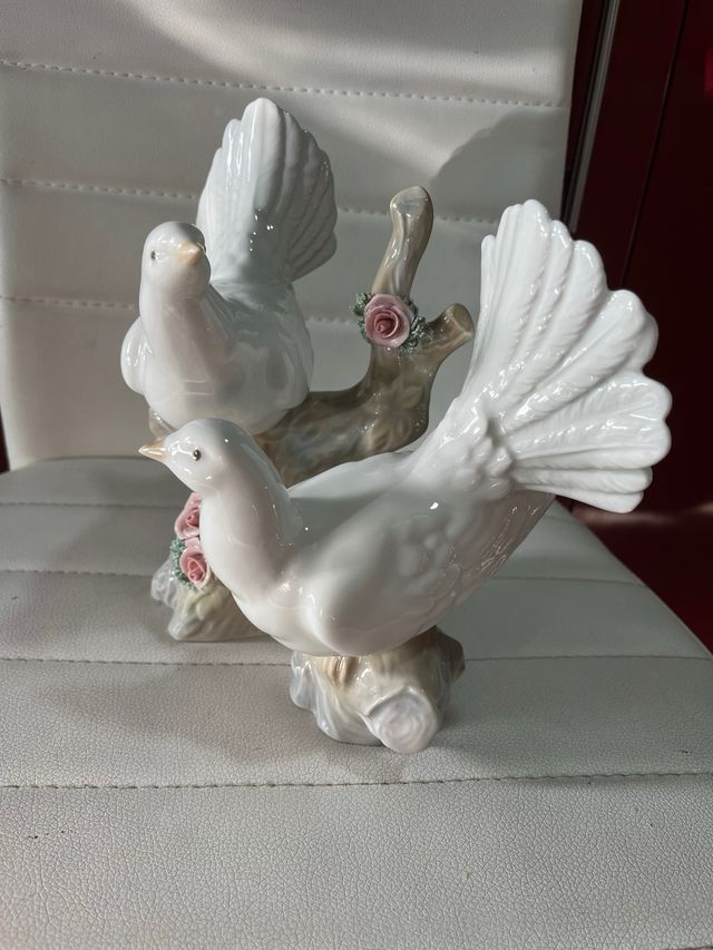 Figura Palomas Porceval paz y amor