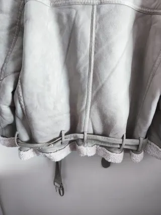 Chaqueta de piel sintética beige/gris