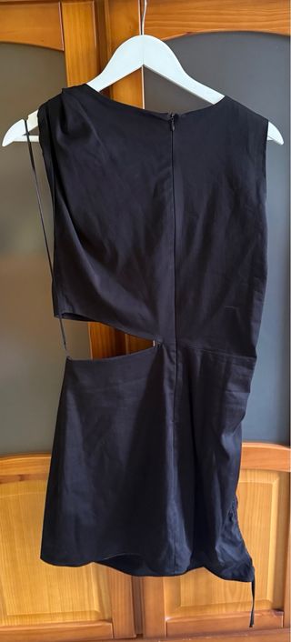 Vestido negro Zara