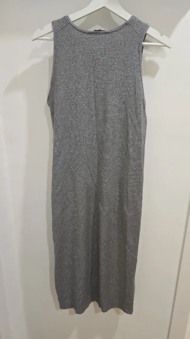 Vestido canalé plateado