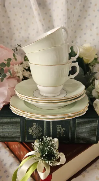 Trio da tè di Colclough verde pastello