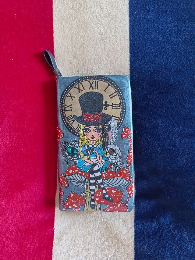 Monedero cuero pintado a mano Alicia