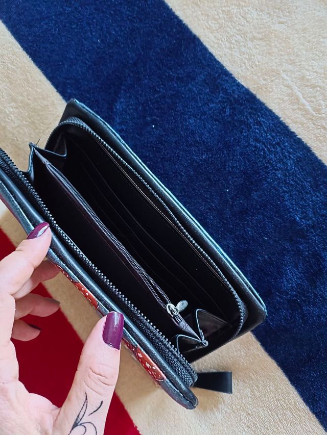 Monedero cuero pintado a mano Alicia