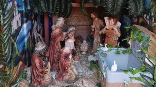 Nacimiento Belén formado por 9 figuras de resina