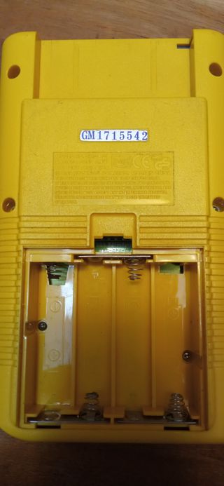 Nintendo Game Boy Amarillo con Accesorios