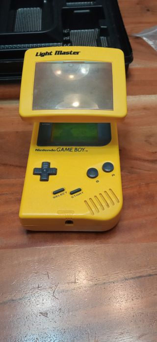Nintendo Game Boy Amarillo con Accesorios