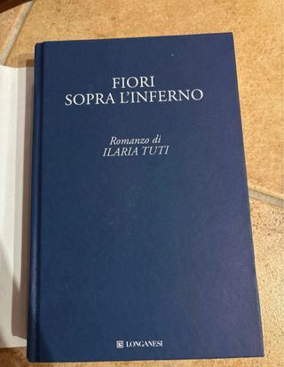 Fiori sopra l'inferno (Italian Edition)