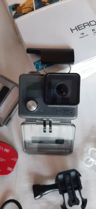 Cámara GoPro Hero + Accesorios