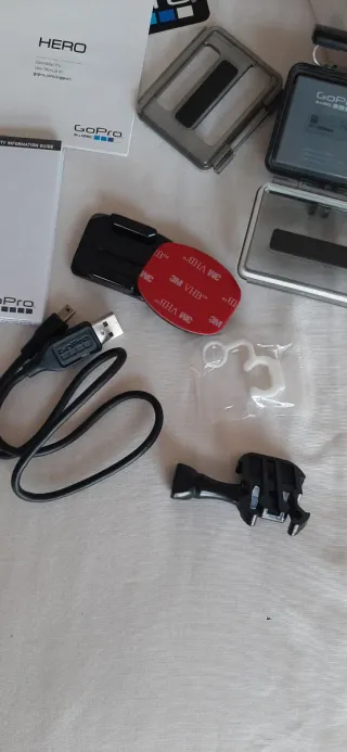 Cámara GoPro Hero + Accesorios