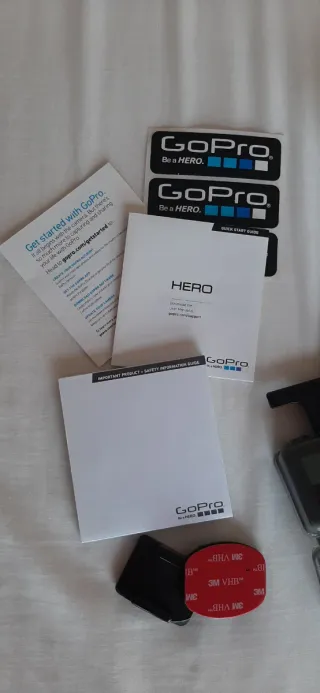 Cámara GoPro Hero + Accesorios