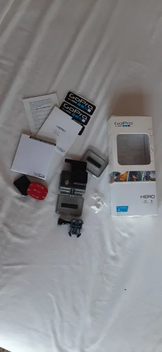 Cámara GoPro Hero + Accesorios