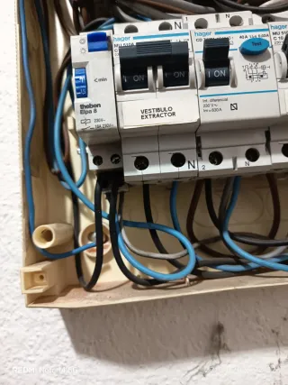 Servicio de electricista y fontanero