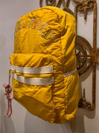 Mochila infantil amarilla