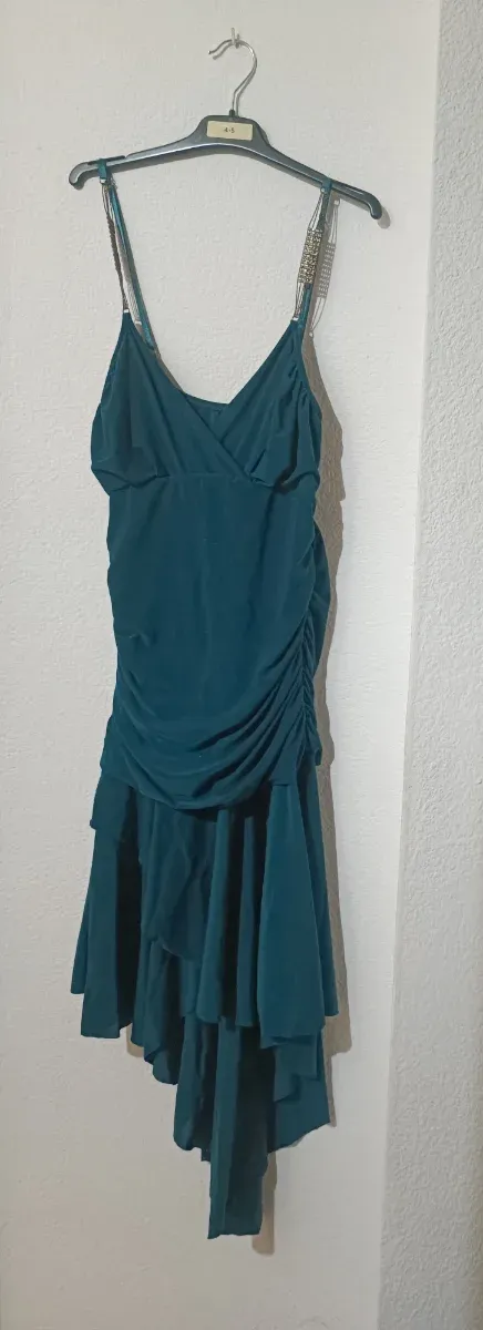 Vestido largo plateado y verde azulado