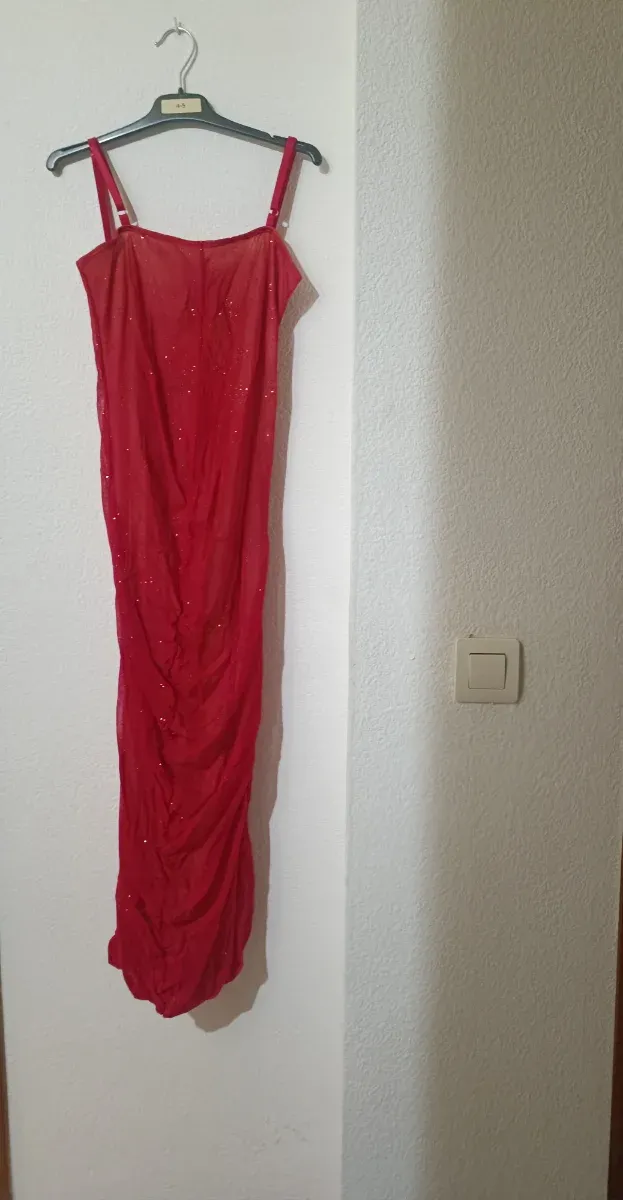 Vestido largo plateado y verde azulado