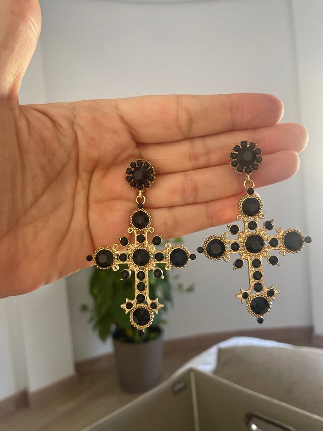 Pendientes Cruz Negro y Dorado