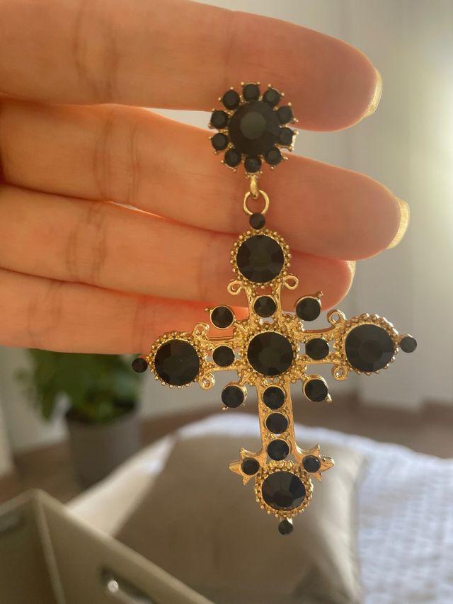 Pendientes Cruz Negro y Dorado