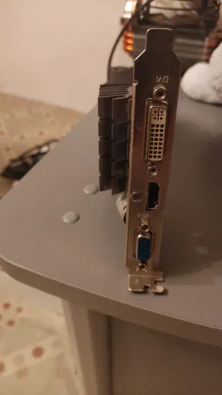 Gráfica GT 520 Silent 1GB