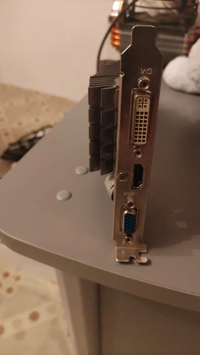 Tarjeta Gráfica GT 520 Silent 1GB