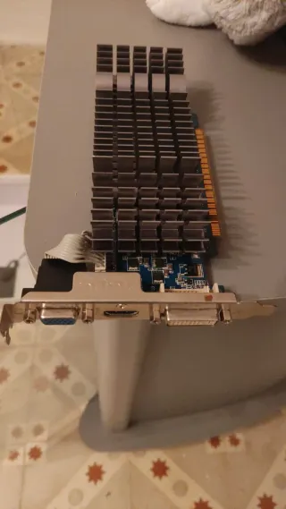 Gráfica GT 520 Silent 1GB