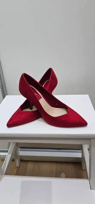 Zapatos de salón rojos