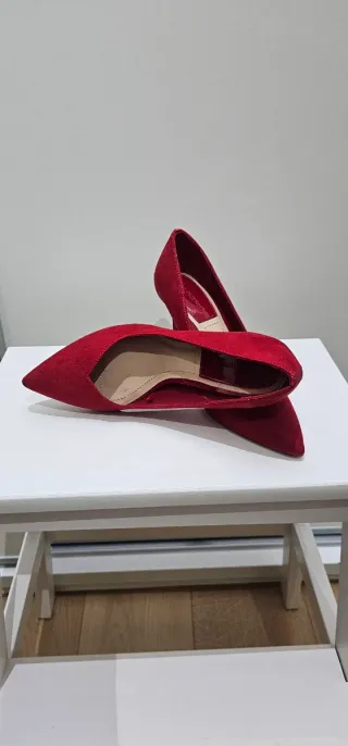 Zapatos de salón rojos