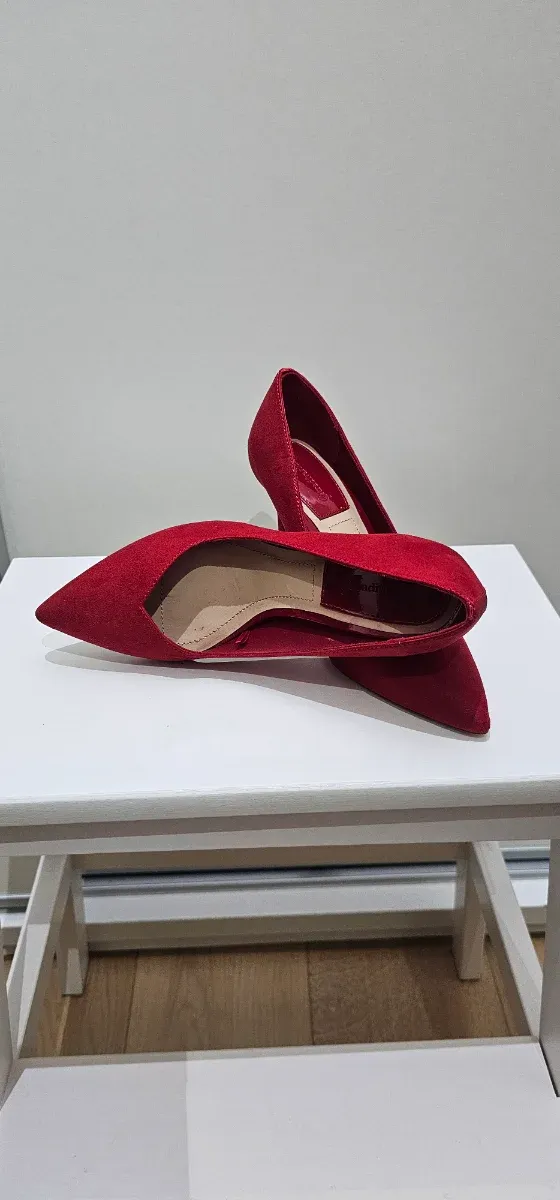 Zapatos de salón rojos