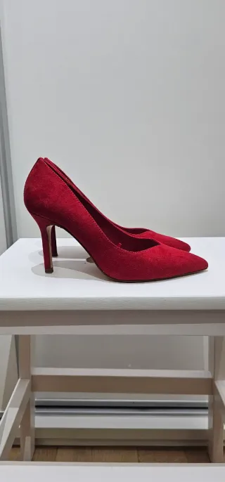Zapatos de salón rojos