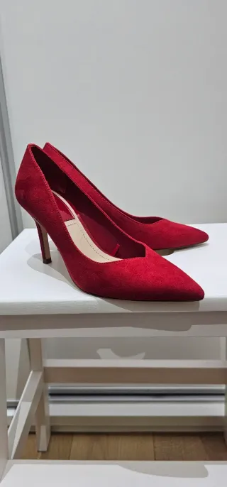 Zapatos de salón rojos