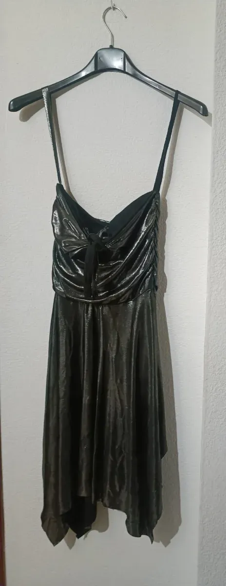 Vestido largo plateado y negro