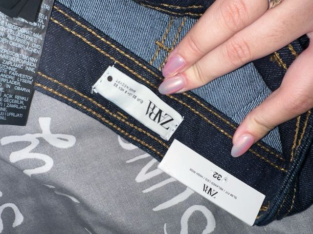 Vaqueros anchos nuevos sin estrenar del Zara