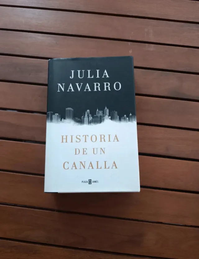 Historia de un canalla (Éxitos) (Spanish Edition)