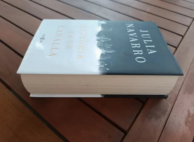 Historia de un canalla (Éxitos) (Spanish Edition)