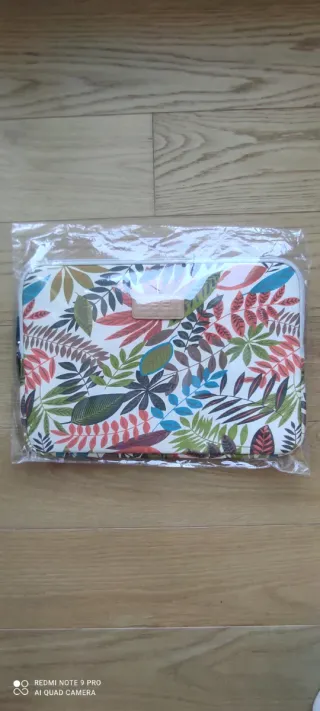 Funda portátil diseño floral