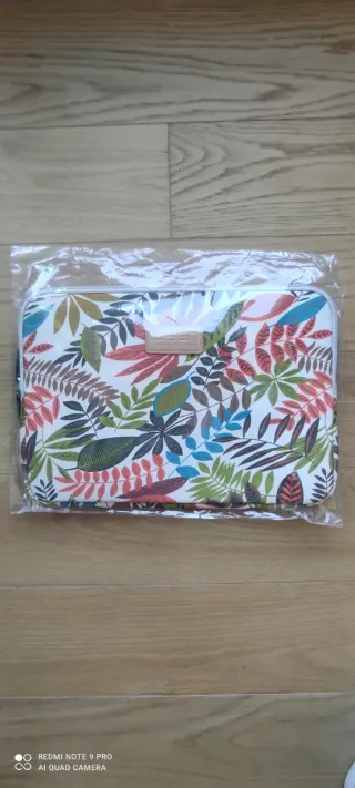 Funda portátil diseño floral