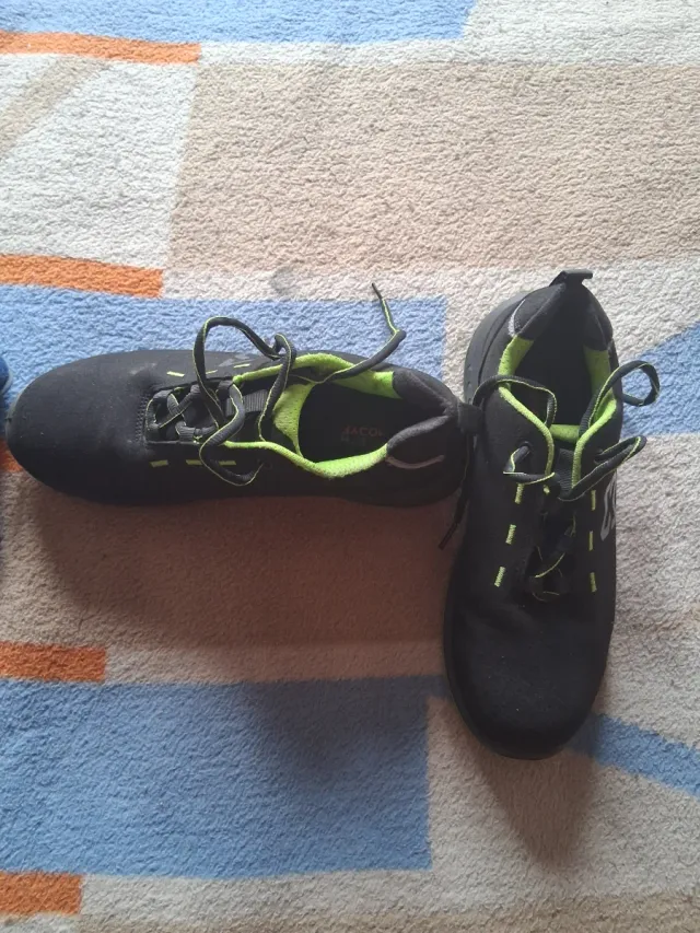 Zapatos de seguridad Talla 42. Sin uso
