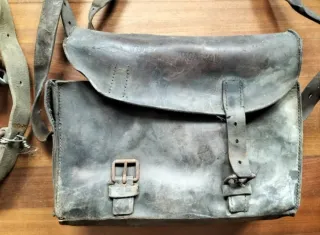 Maletín de cuero Telecomunicación y cinturón cuero