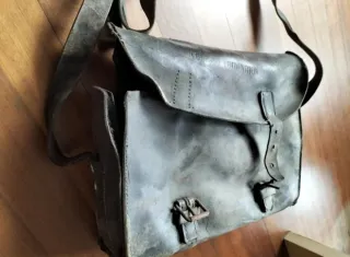 Maletín de cuero Telecomunicación y cinturón cuero