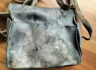 Maletín de cuero Telecomunicación y cinturón cuero